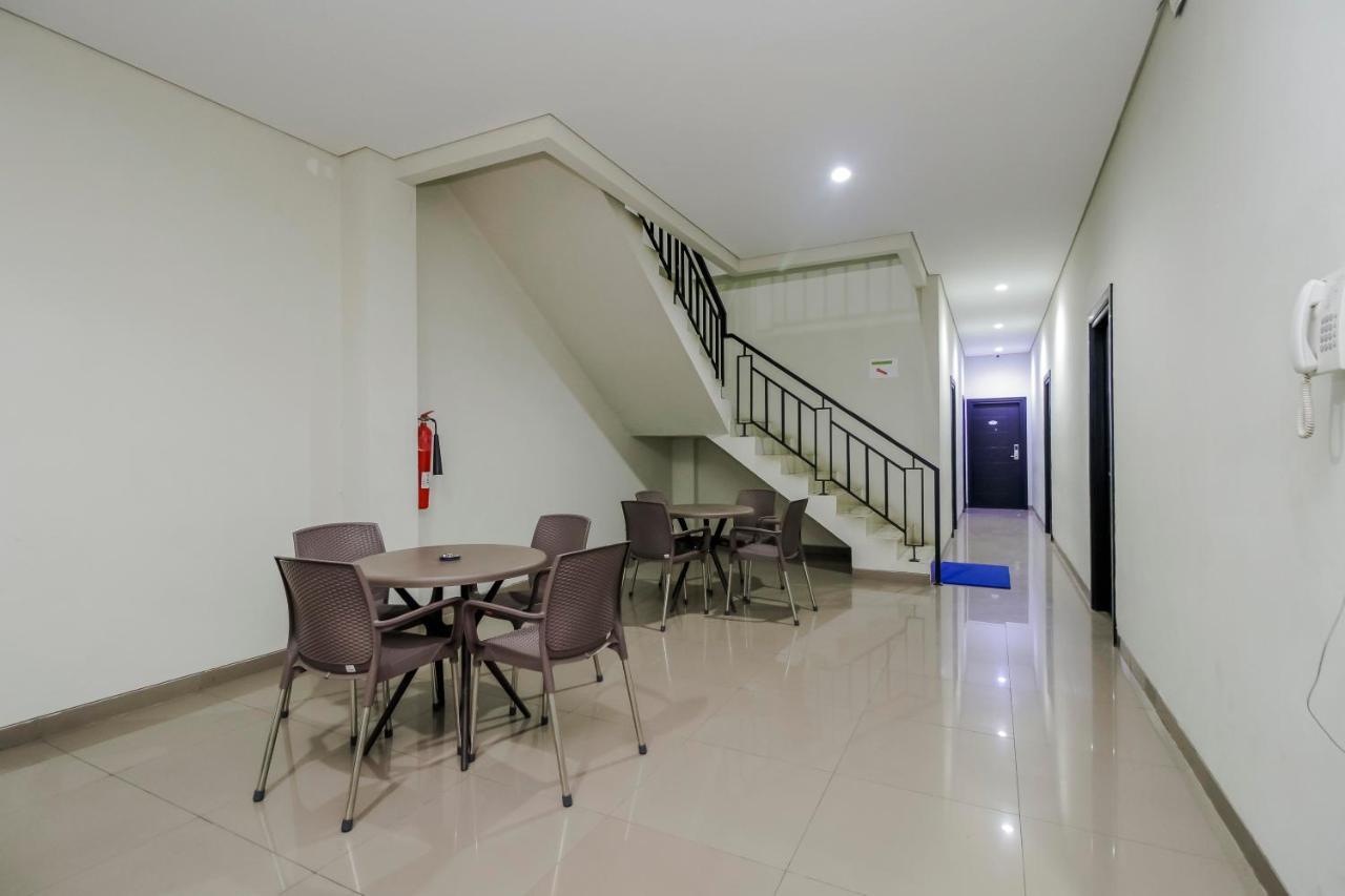 Reddoorz Near Samarinda Central Plaza Buitenkant foto